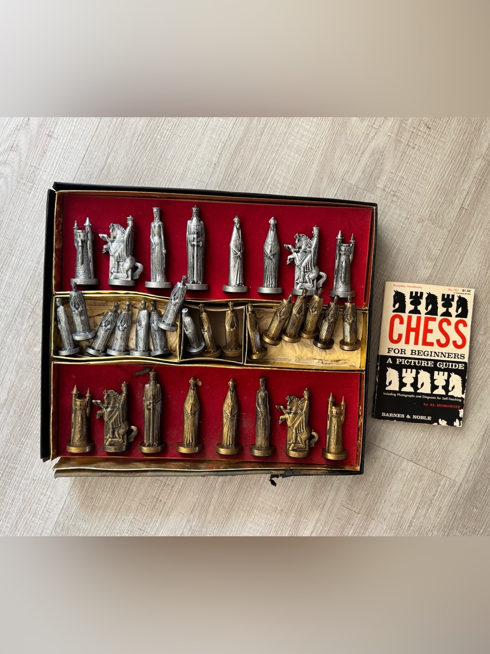 Vintage 1962 Peter Ganine Chess Set – Complete 32 Pieces – Original Box & Book